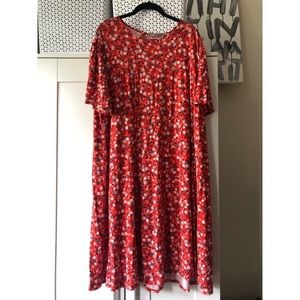 Stretchy cozy red floral shift dress!